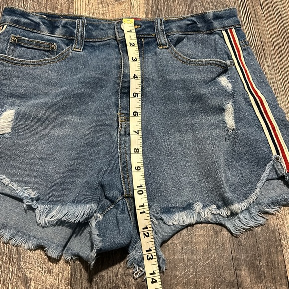 Unionbay Roxie Jean Shorts Stripe Red White Blue Juniors Size 5 High Rise - Picture 6 of 7
